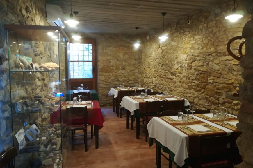 Interior restaurant La Roca Interior restaurant La Roca