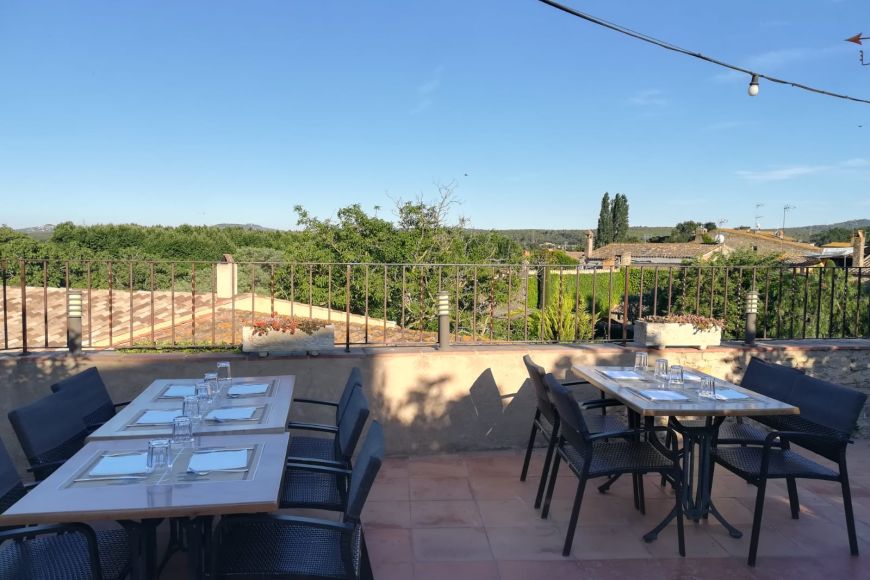 Terraza restaurante La Roca