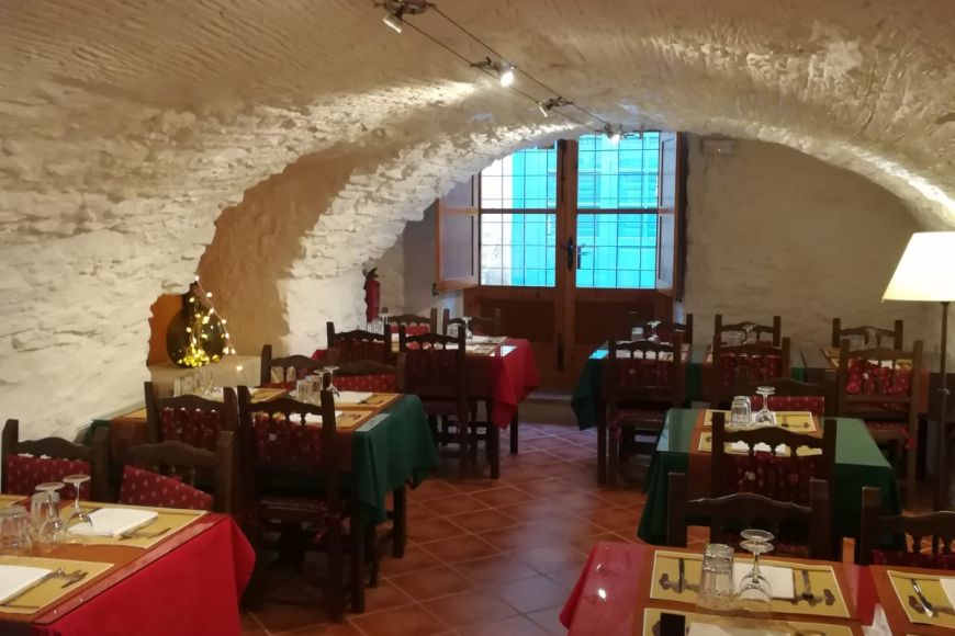 Interior restaurant La Roca Interior restaurant La Roca