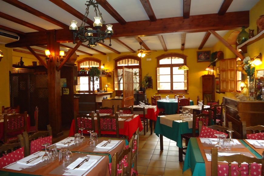 Interior Restaurant La Roca Interior Restaurant La Roca